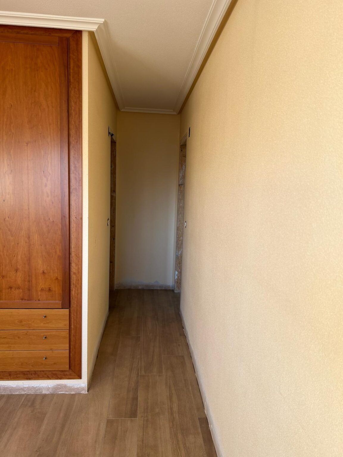Presupuesto para pintar salones y dormitorios de viviendas particulares en Murcia