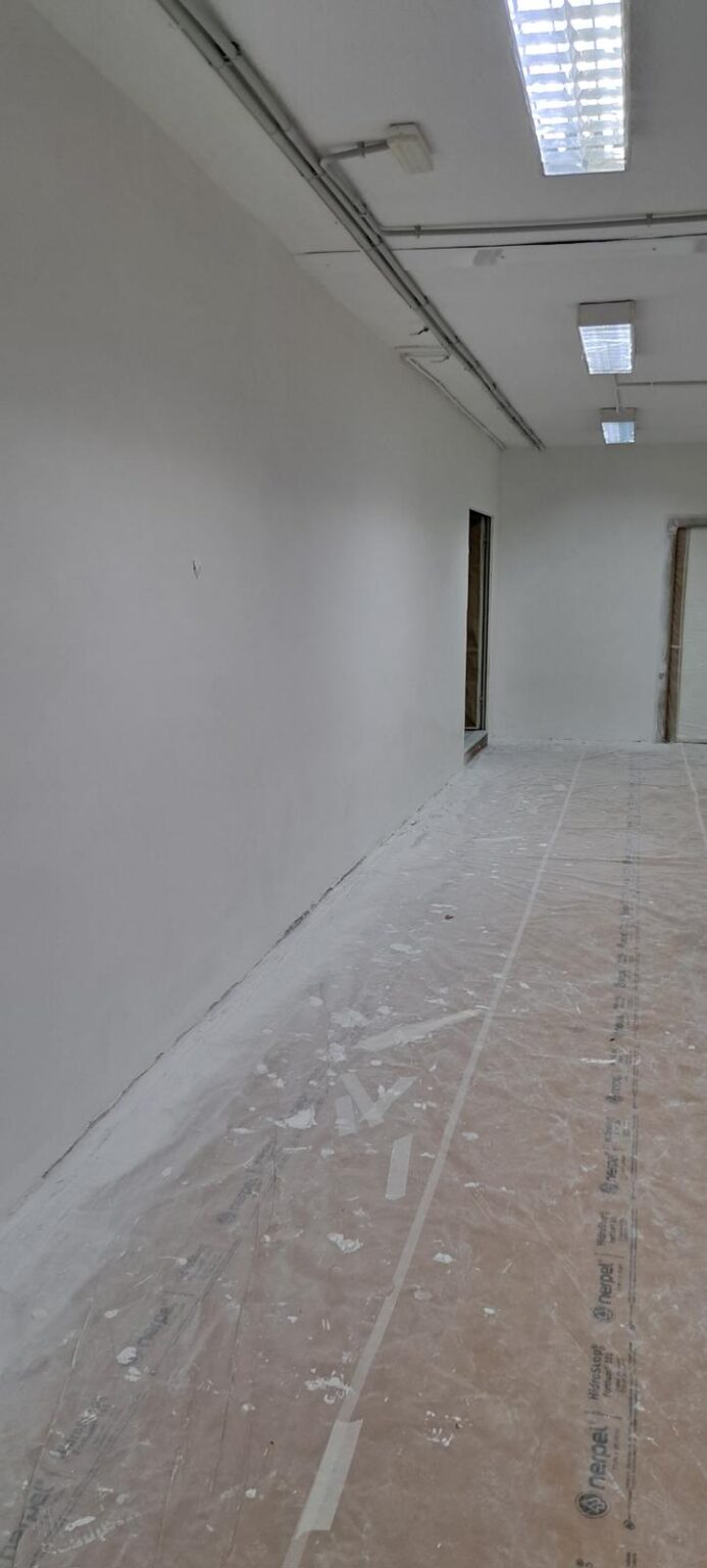 Precio de servicio de pintura decorativa interior para viviendas y pequeños negocios